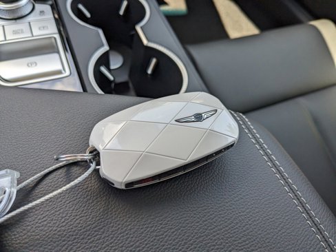Certified 2025 Genesis G70 2.5T image 26