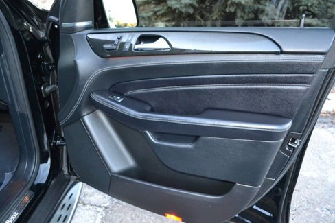 Used 2015 Mercedes-Benz ML 400 4MATIC w/ Accessory Chrome Package image 33