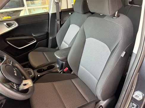 Used 2024 Kia Soul LX w/ LX Technology Package image 25