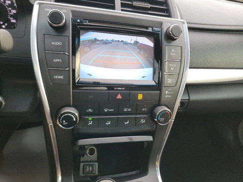 Used 2017 Toyota Camry SE image 18
