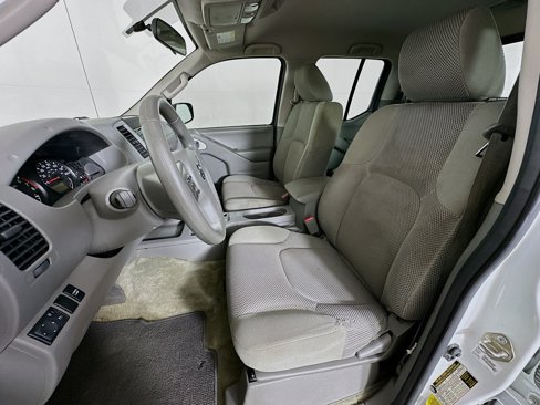 Used 2016 Nissan Frontier SV image 13
