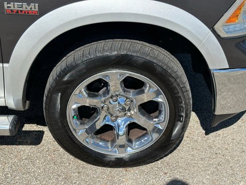 Used 2015 RAM 1500 Laramie w/ Convenience Group image 10