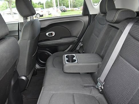 Used 2015 Kia Soul + image 14