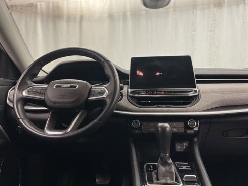 Used 2022 Jeep Compass Latitude image 11