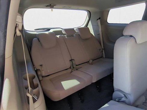 Used 2017 Kia Sedona LX image 19