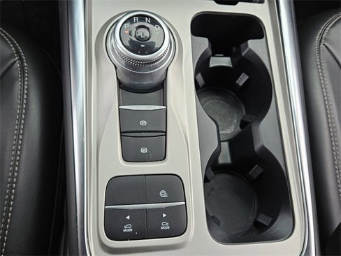 Used 2022 Ford Explorer XLT w/ Equipment Group 202A image 21