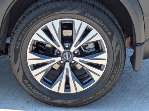 Used 2023 Nissan Rogue SV image 13