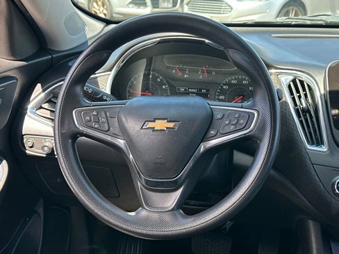 Used 2020 Chevrolet Malibu LT image 18