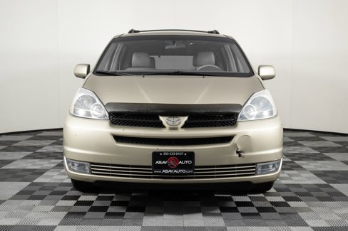 Used 2004 Toyota Sienna XLE Limited image 12