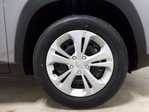 New 2025 Chevrolet Trax LS image 32
