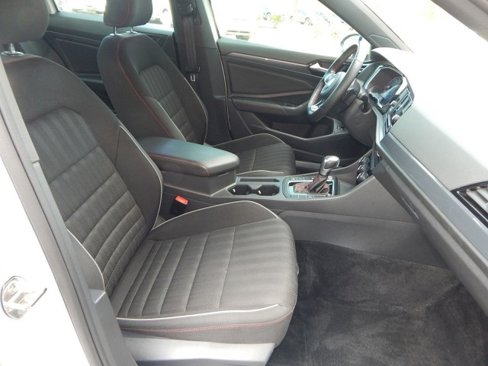 Used 2020 Volkswagen Jetta GLI image 17