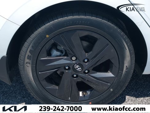 Used 2023 Hyundai Elantra SEL image 10