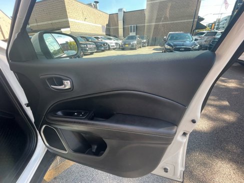 Used 2019 Jeep Compass Latitude w/ Cold Weather Group image 18