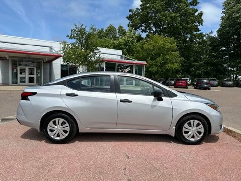 Used 2025 Nissan Versa S w/ Trunk Package image 6