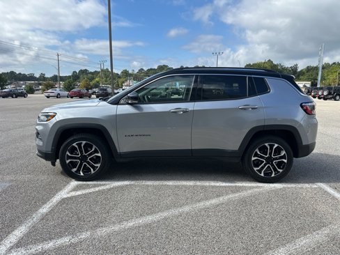 Used 2022 Jeep Compass Limited image 5