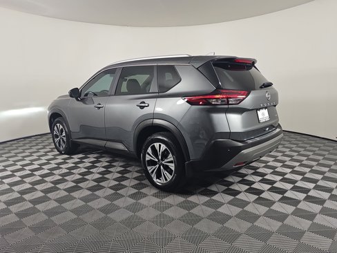 Used 2023 Nissan Rogue SV w/ SV Premium Package image 3