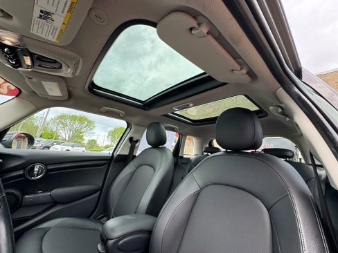 Used 2017 MINI Cooper 4-Door Hardtop image 21