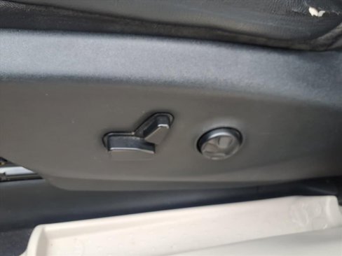 Used 2017 Chrysler Pacifica Touring-L image 13