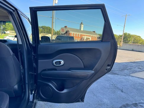 Used 2015 Kia Soul image 21