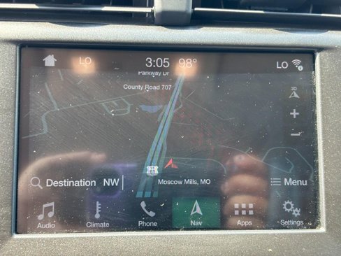 Used 2017 Ford Fusion SE w/ Fusion SE Technology Package image 22