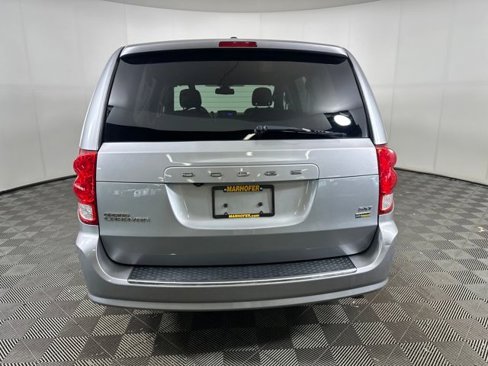 Used 2019 Dodge Grand Caravan SXT image 4