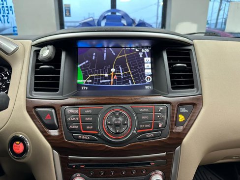 Used 2018 Nissan Pathfinder Platinum image 54