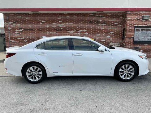Used 2015 Lexus ES 300h image 4