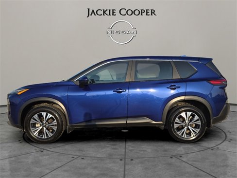 Used 2023 Nissan Rogue SV image 2