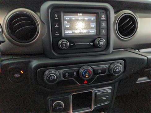 Used 2018 Jeep Wrangler Sport image 31