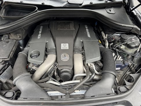 Used 2012 Mercedes-Benz ML 63 AMG 4MATIC image 32