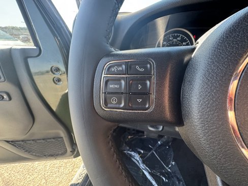Used 2016 Jeep Wrangler Unlimited Sahara image 22