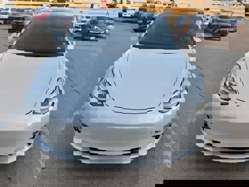 Used 2020 Tesla Model 3 Standard Range image 2