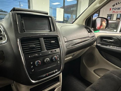 Used 2014 Dodge Grand Caravan American Value Package image 33