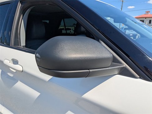 Used 2022 Ford Explorer XLT w/ Equipment Group 202A image 12