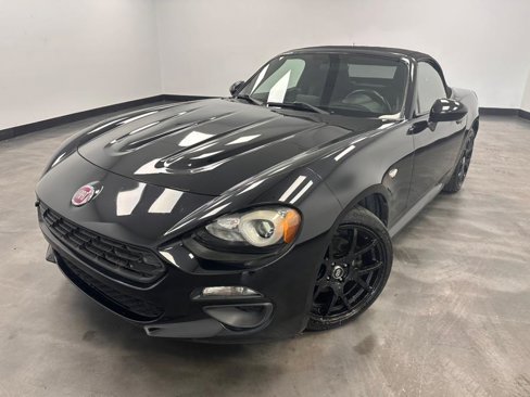 Used 2017 FIAT 124 Spider Classica image 8
