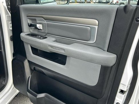 Used 2014 RAM 1500 Classic SLT image 18
