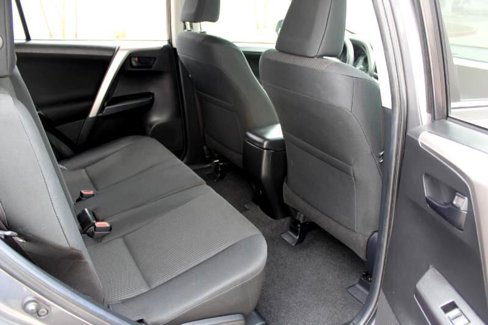 Used 2017 Toyota RAV4 LE image 14