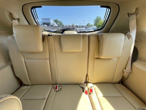 Used 2019 Toyota Highlander XLE w/ Phone Cable & Charge Package image 18