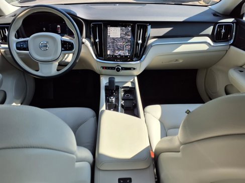 Used 2025 Volvo S60 B5 Plus image 12