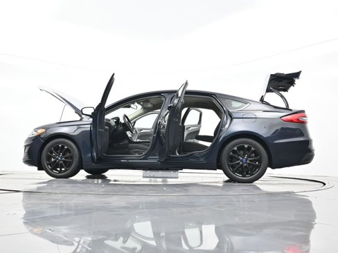Used 2020 Ford Fusion SE image 47
