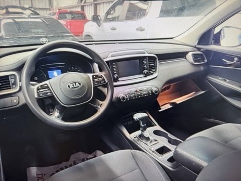 Used 2020 Kia Sorento LX image 9