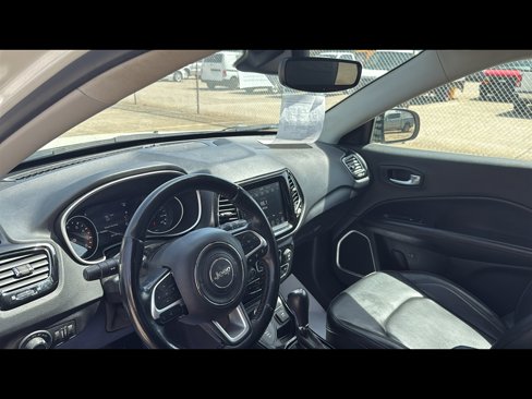 Used 2021 Jeep Compass Limited image 9