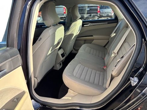 Used 2019 Ford Fusion SE image 19
