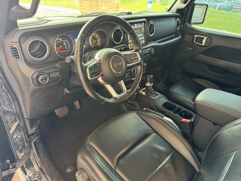 Used 2020 Jeep Gladiator Overland image 16