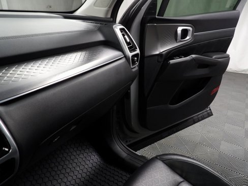 Used 2022 Kia Sorento SX image 11