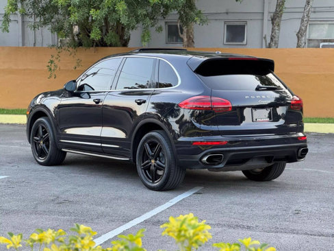 Used 2016 Porsche Cayenne image 8