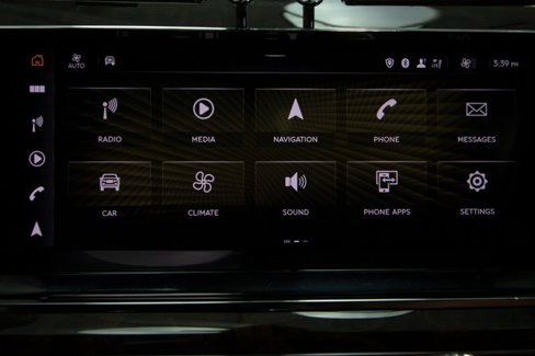 Used 2023 Bentley Bentayga Plug-In Hybrid image 35