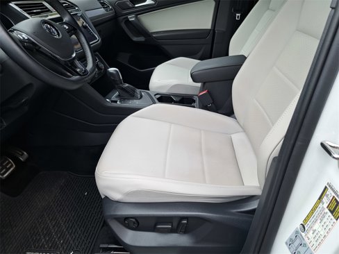 Used 2021 Volkswagen Tiguan SE R-Line image 20