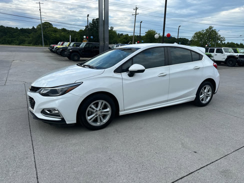 Used 2018 Chevrolet Cruze LT w/ Convenience Package image 2