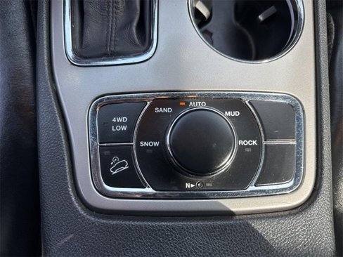 Used 2019 Jeep Grand Cherokee Limited image 17